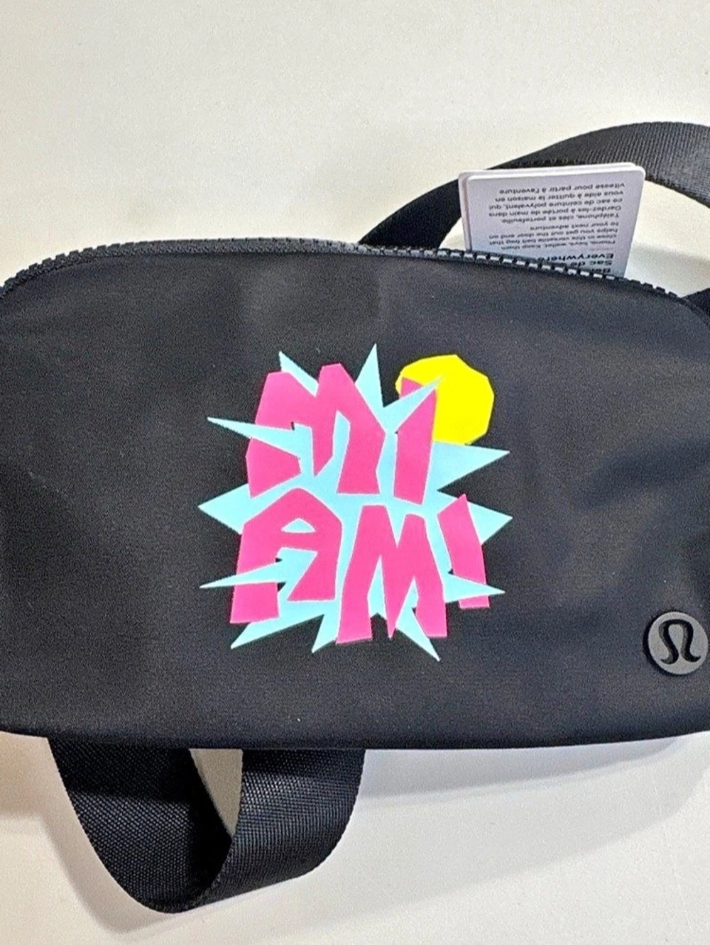 lululemon Everywhere Belt Bag *Miami Black & Pink